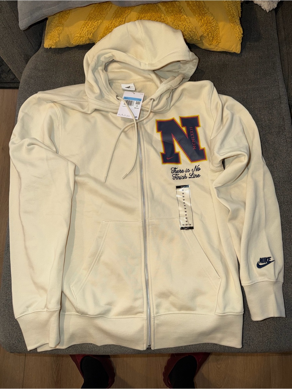 Nike "There is No Finish Line" Full Zip Hoodie Size Men’s Medium